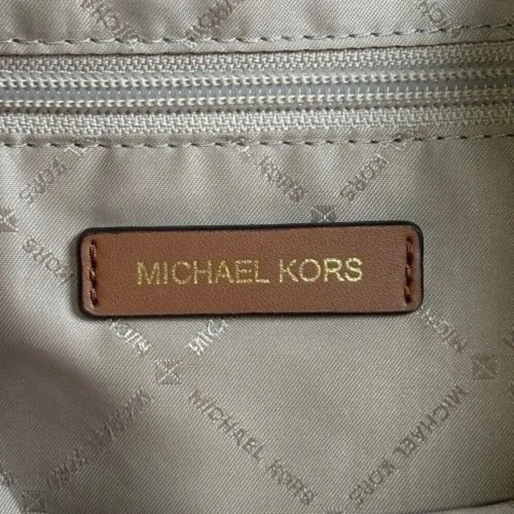 MICHAEL KORS ABBEY Vanilla Large Cargo Signature Backpack Bag 35T9GAYB7B NWOT